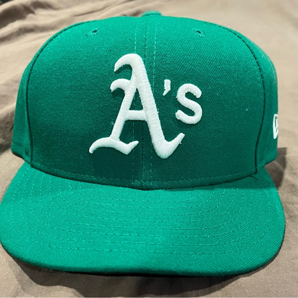Oakland A’s Kelly green low profile fitted cap (7 3/8)
